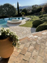 Aménagement extérieur à Saint-Paul-de-Vence